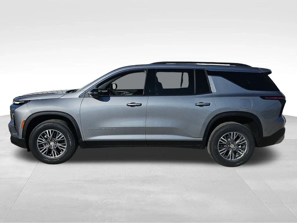 2026 Chevrolet Traverse - Image 16 of 21