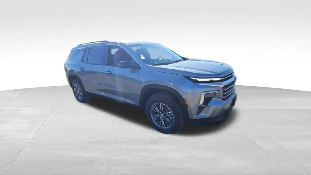 2026 Chevrolet Traverse - Image 2 of 21