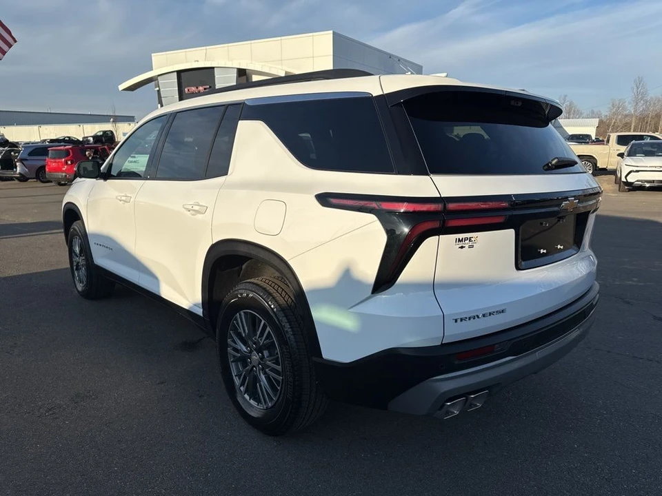 2026 Chevrolet Traverse - Image 3 of 12