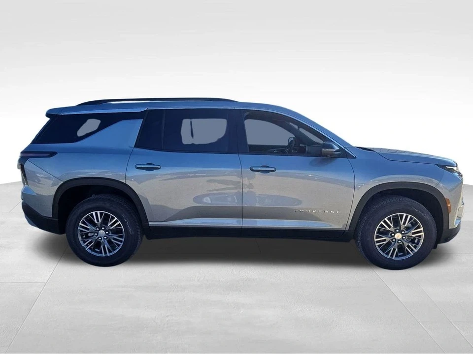 2026 Chevrolet Traverse - Image 12 of 21