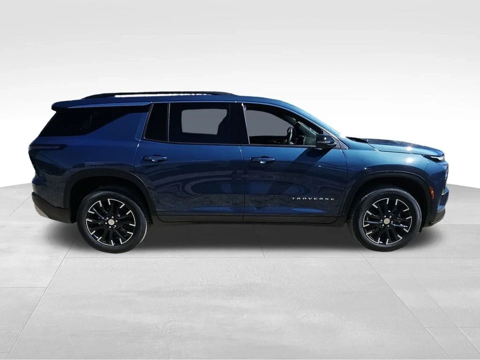 2026 Chevrolet Traverse - Image 12 of 21