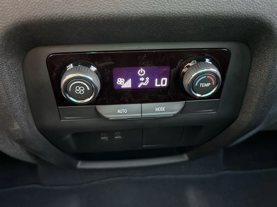 2026 Chevrolet Traverse - Image 13 of 21