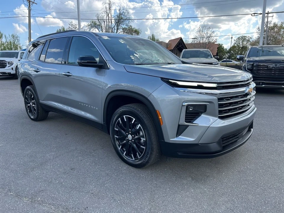 2026 Chevrolet Traverse - Image 7 of 21