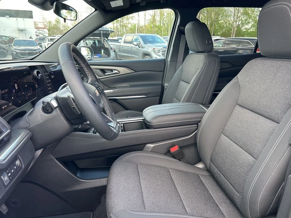2026 Chevrolet Traverse - Image 9 of 21
