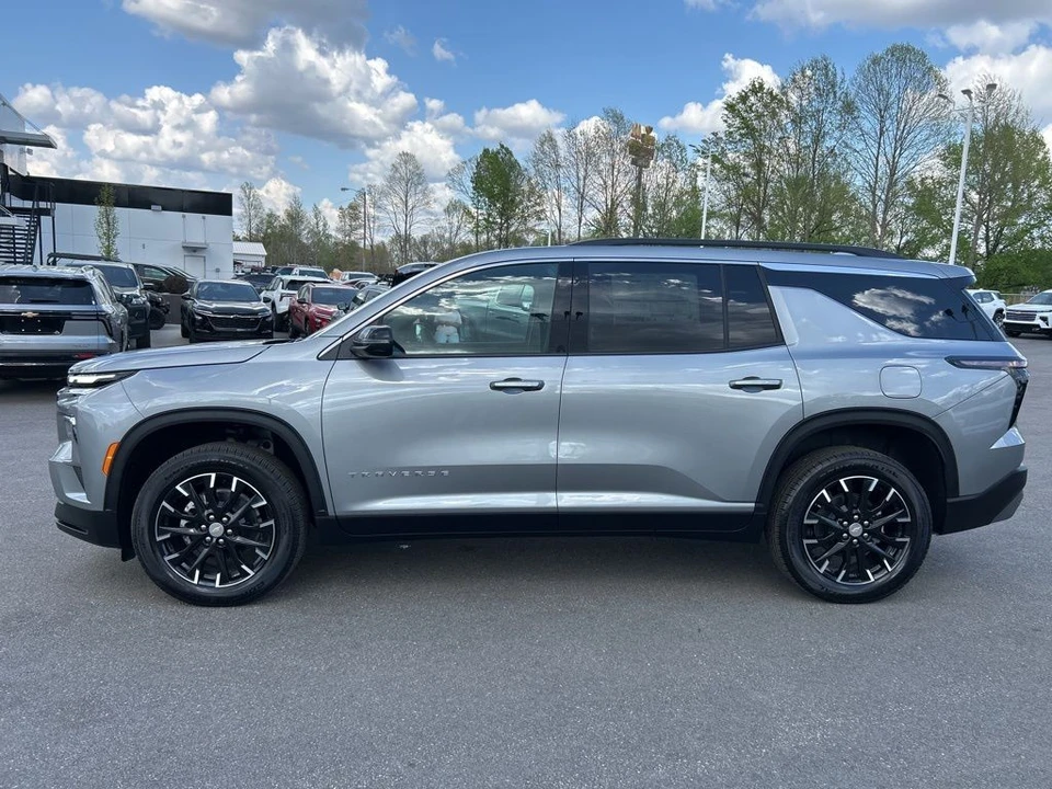 2026 Chevrolet Traverse - Image 2 of 21