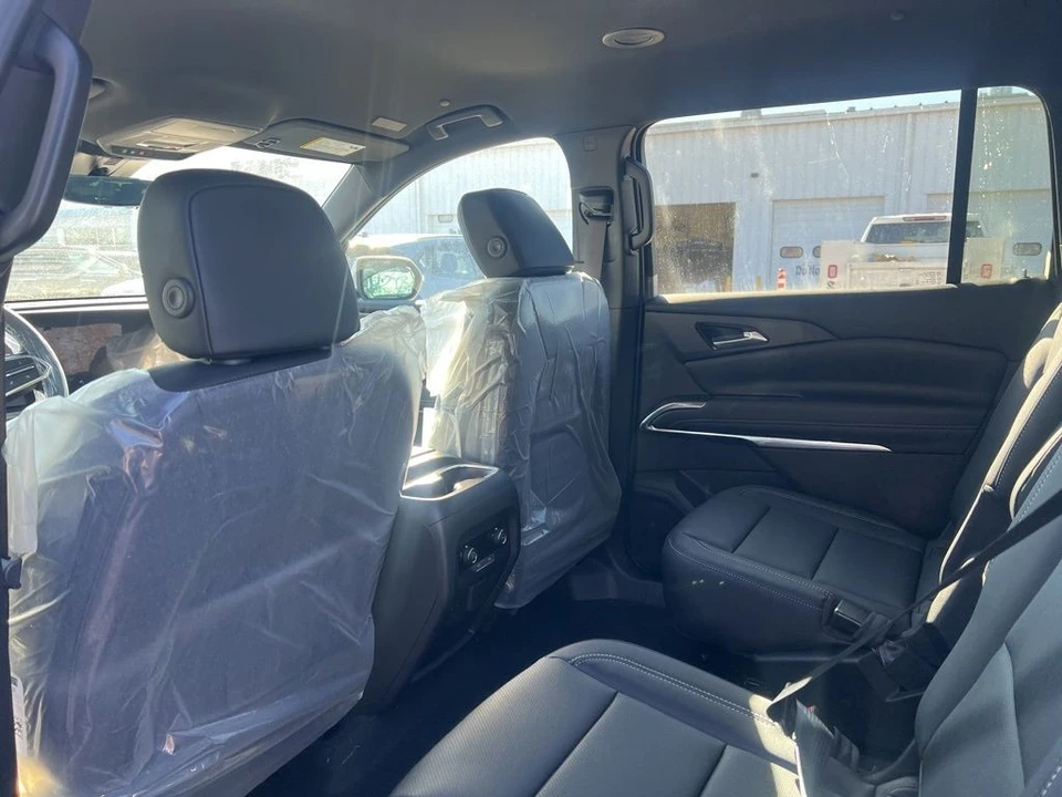 2026 Chevrolet Traverse - Image 7 of 11