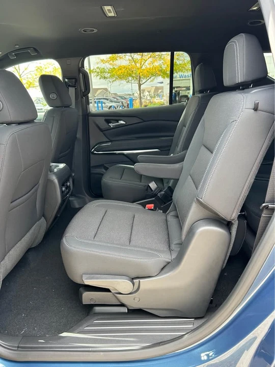 2026 Chevrolet Traverse - Image 7 of 11