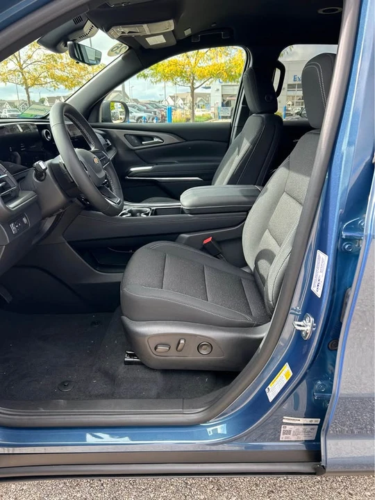 2026 Chevrolet Traverse - Image 8 of 11