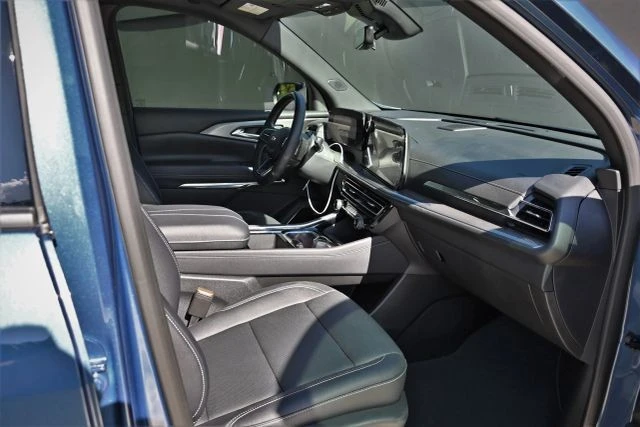 2026 Chevrolet Traverse - Image 16 of 21