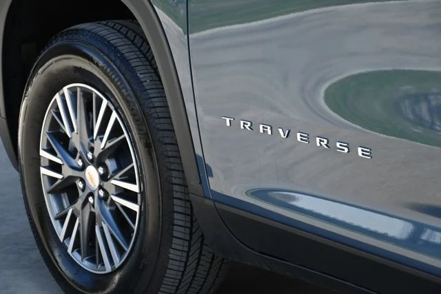 2026 Chevrolet Traverse - Image 8 of 21