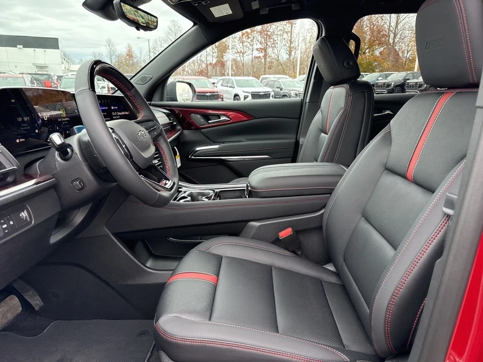 2026 Chevrolet Traverse - Image 9 of 12