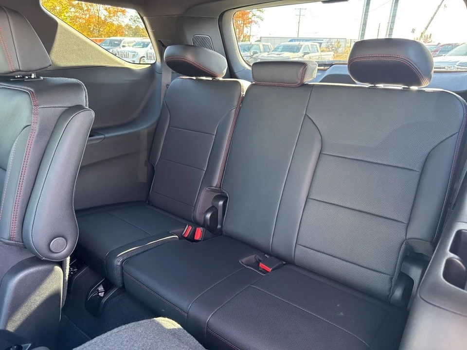 2026 Chevrolet Traverse - Image 14 of 21