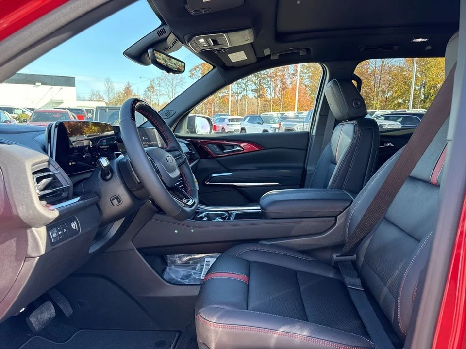 2026 Chevrolet Traverse - Image 9 of 12
