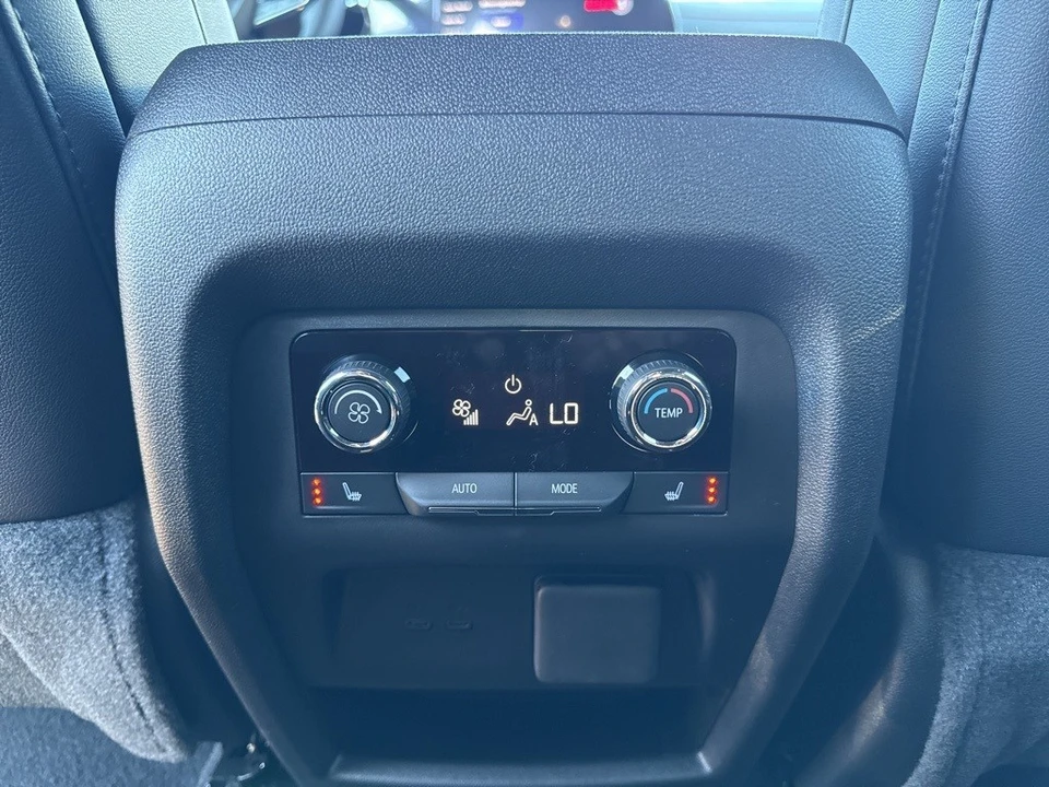 2026 Chevrolet Traverse - Image 15 of 21