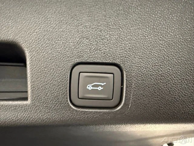 2026 Chevrolet Traverse - Image 9 of 12