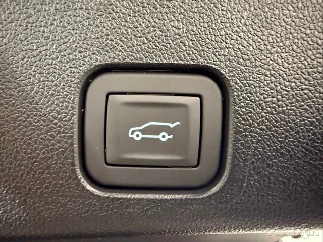 2026 Chevrolet Traverse - Image 9 of 12