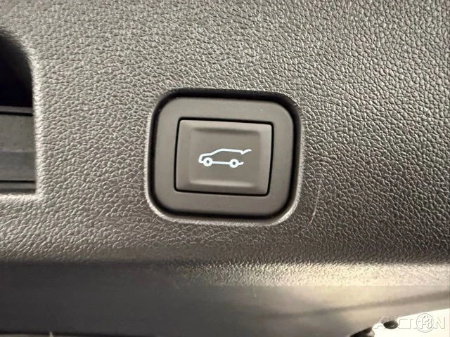 2026 Chevrolet Traverse - Image 9 of 21