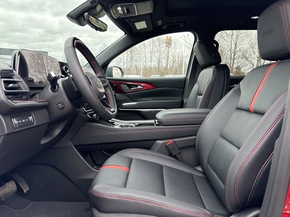 2026 Chevrolet Traverse - Image 9 of 12
