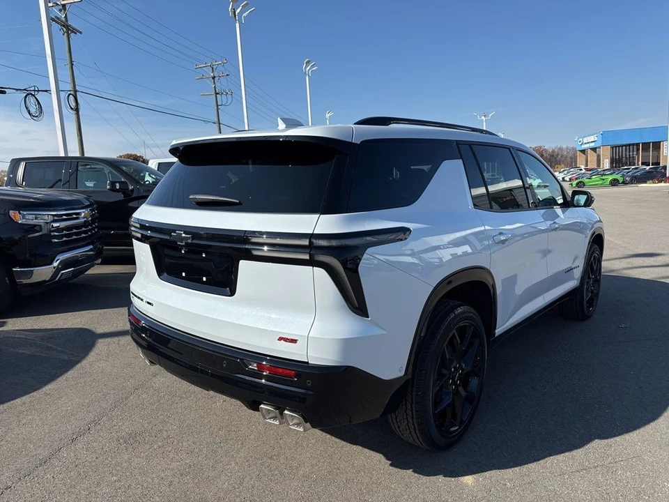 2026 Chevrolet Traverse - Image 5 of 12