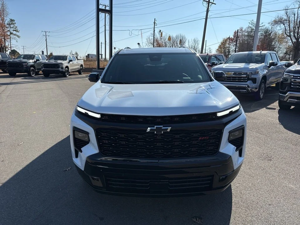 2026 Chevrolet Traverse - Image 8 of 12