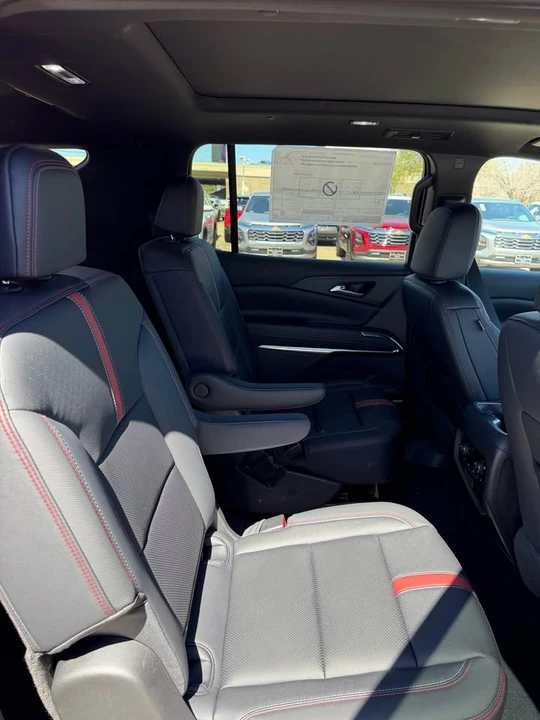 2026 Chevrolet Traverse - Image 10 of 15