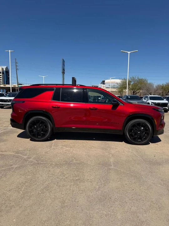 2026 Chevrolet Traverse - Image 2 of 15