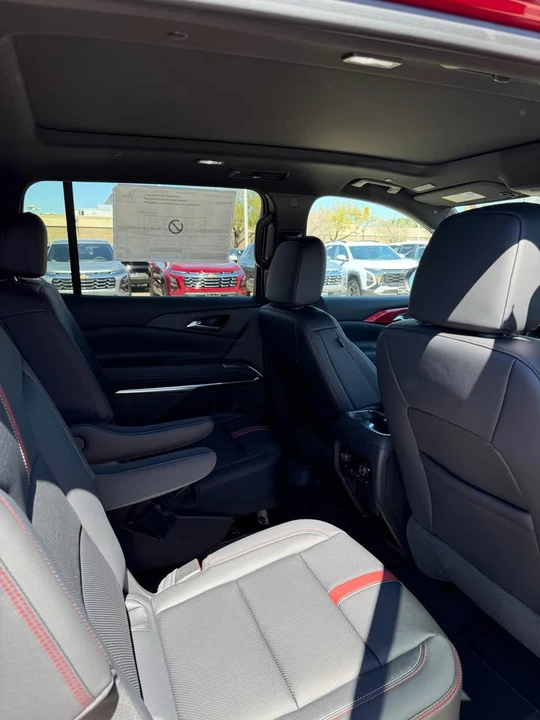 2026 Chevrolet Traverse - Image 9 of 15