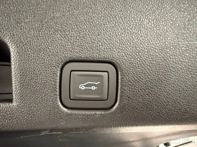 2026 Chevrolet Traverse - Image 9 of 21