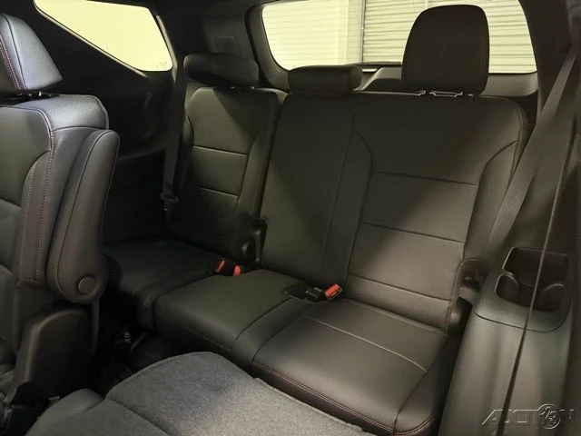 2026 Chevrolet Traverse - Image 17 of 21
