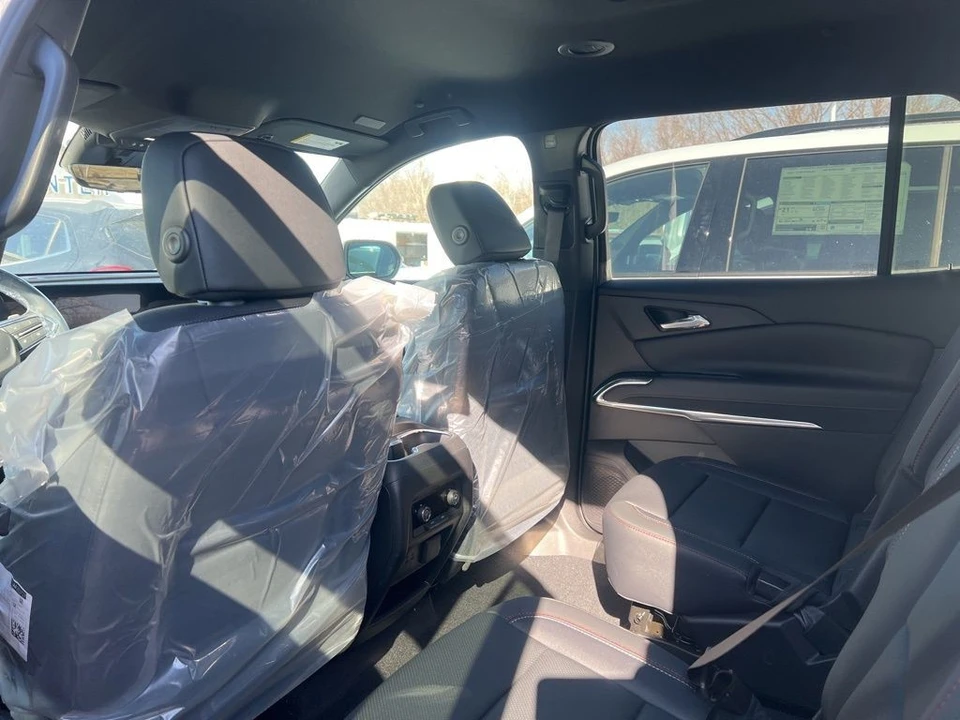2026 Chevrolet Traverse - Image 7 of 11