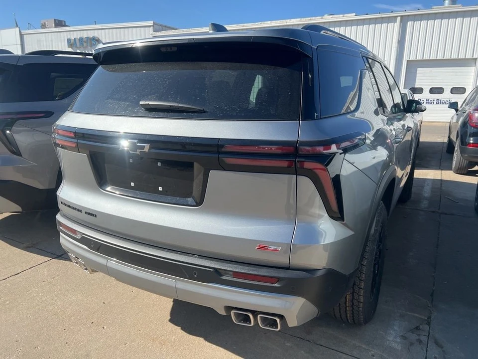 2026 Chevrolet Traverse - Image 3 of 11