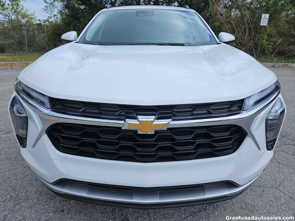 2026 Chevrolet Trax - Image 2 of 21