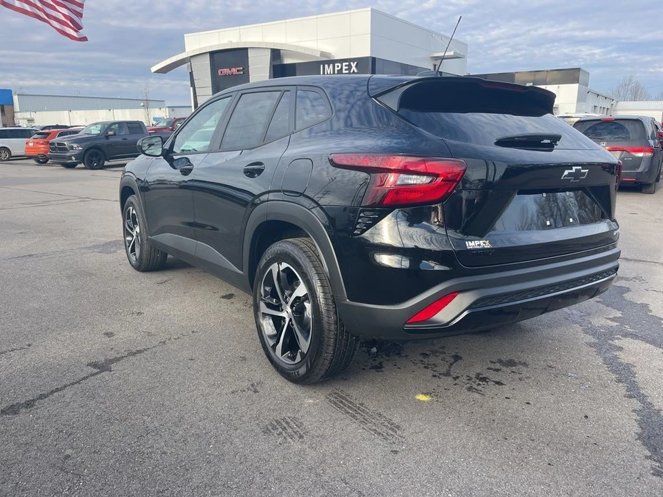 2026 Chevrolet Trax - Image 3 of 12