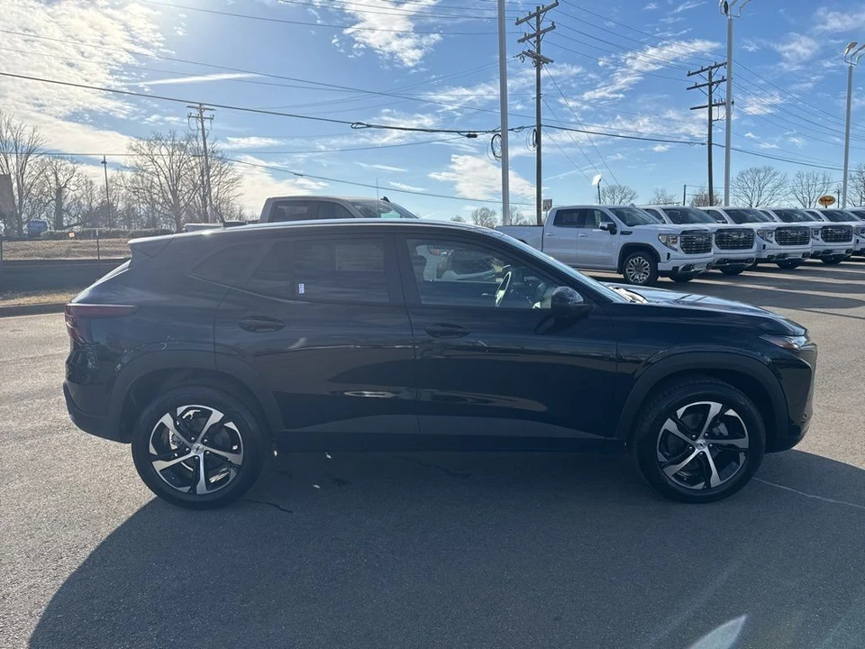 2026 Chevrolet Trax - Image 6 of 12