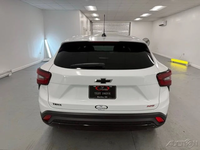 2026 Chevrolet Trax - Image 7 of 21