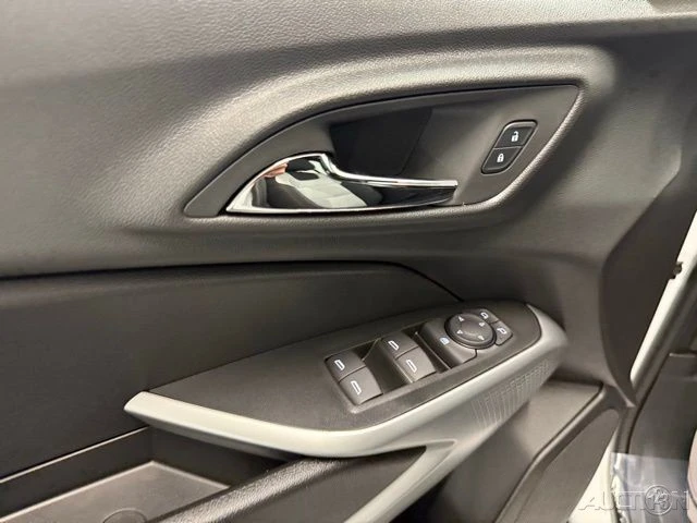 2026 Chevrolet Trax - Image 14 of 21