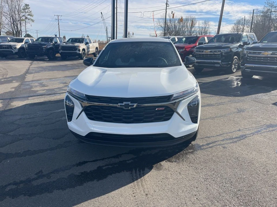 2026 Chevrolet Trax - Image 8 of 12