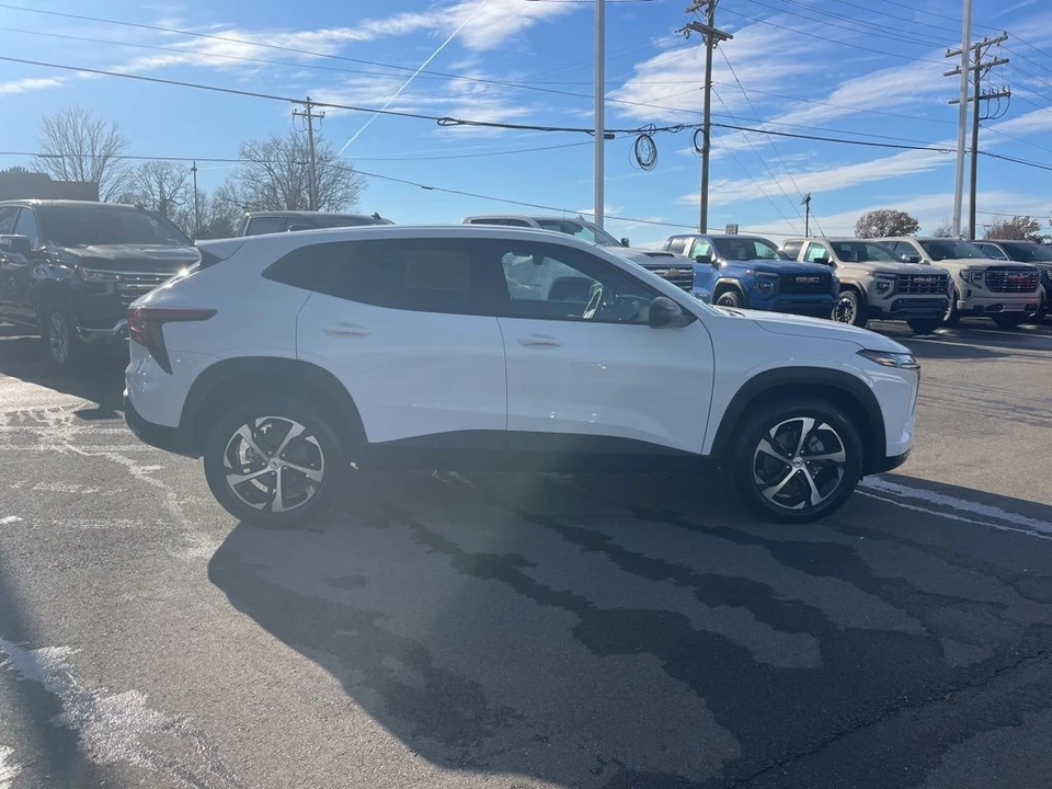 2026 Chevrolet Trax - Image 6 of 12