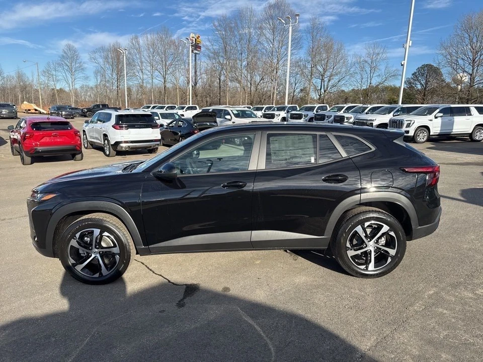 2026 Chevrolet Trax - Image 2 of 12