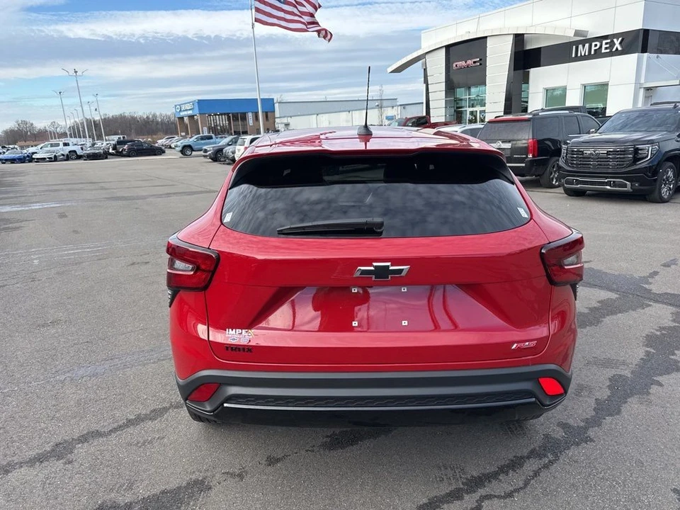 2026 Chevrolet Trax - Image 4 of 12