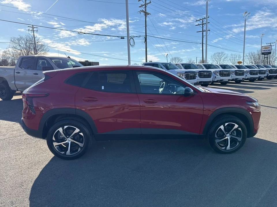 2026 Chevrolet Trax - Image 6 of 12