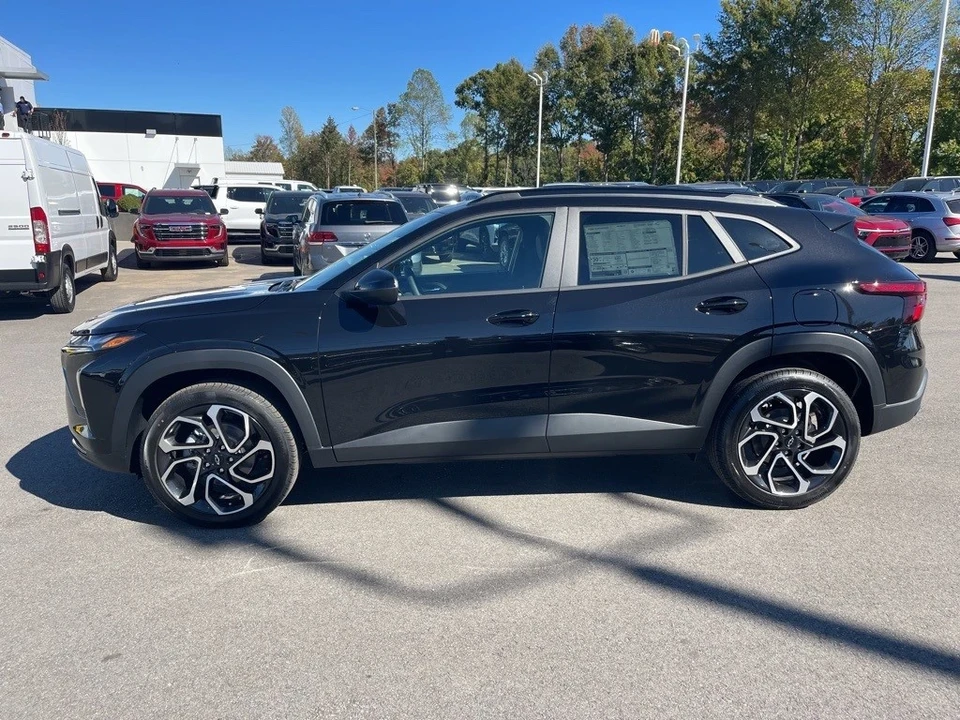 2026 Chevrolet Trax - Image 2 of 12