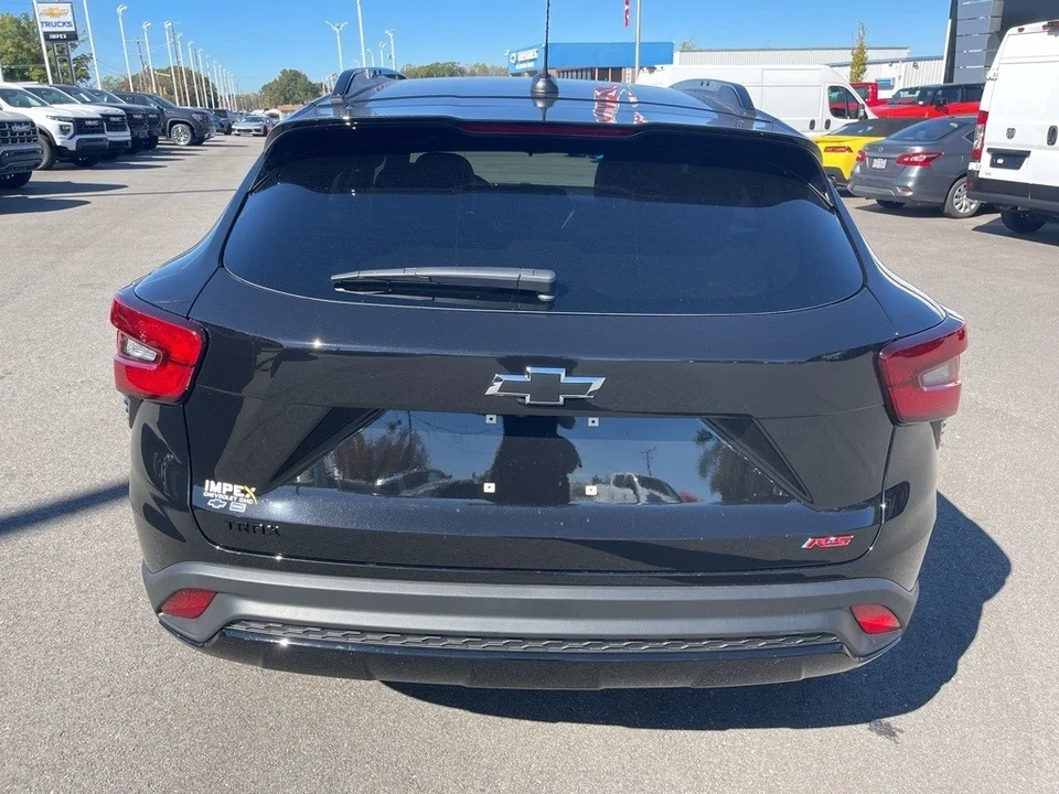 2026 Chevrolet Trax - Image 4 of 12