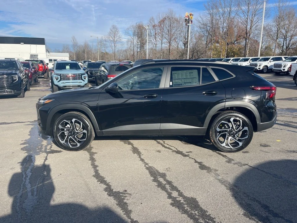 2026 Chevrolet Trax - Image 2 of 12