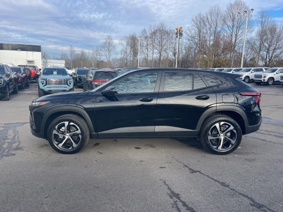 2026 Chevrolet Trax - Image 2 of 12