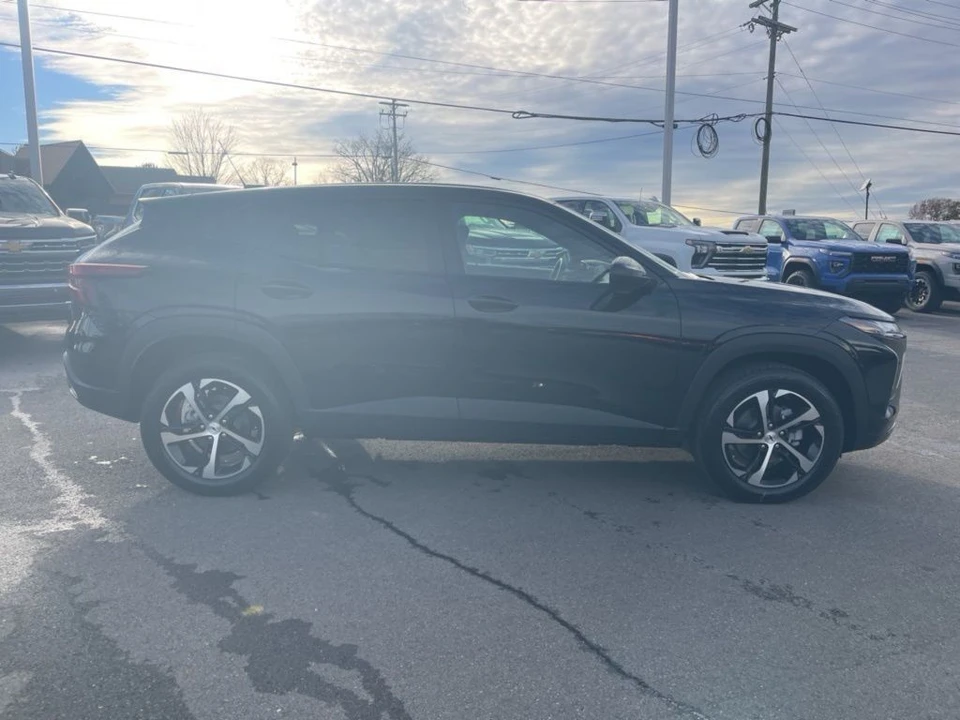 2026 Chevrolet Trax - Image 7 of 12