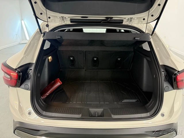 2026 Chevrolet Trax - Image 8 of 12