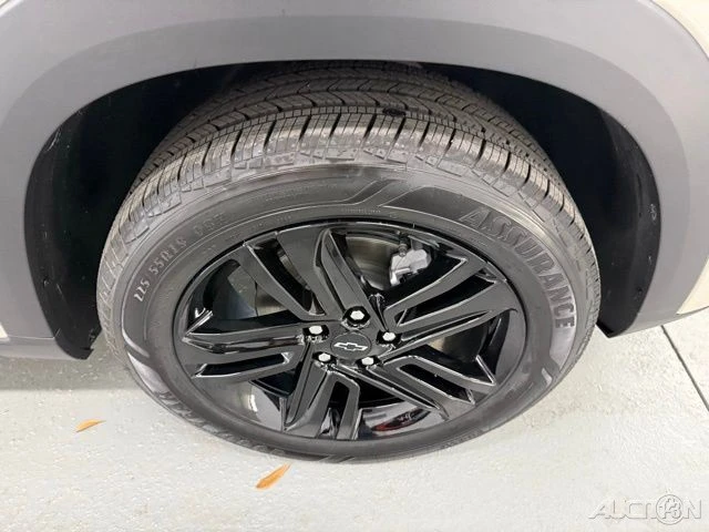 2026 Chevrolet Trax - Image 4 of 12