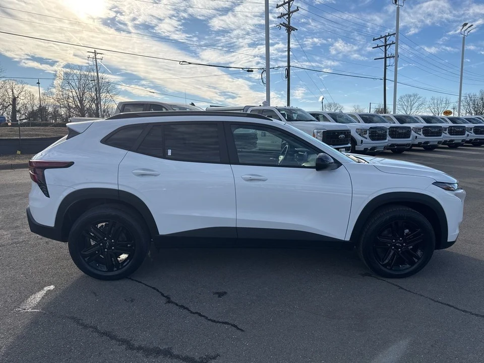 2026 Chevrolet Trax - Image 6 of 12