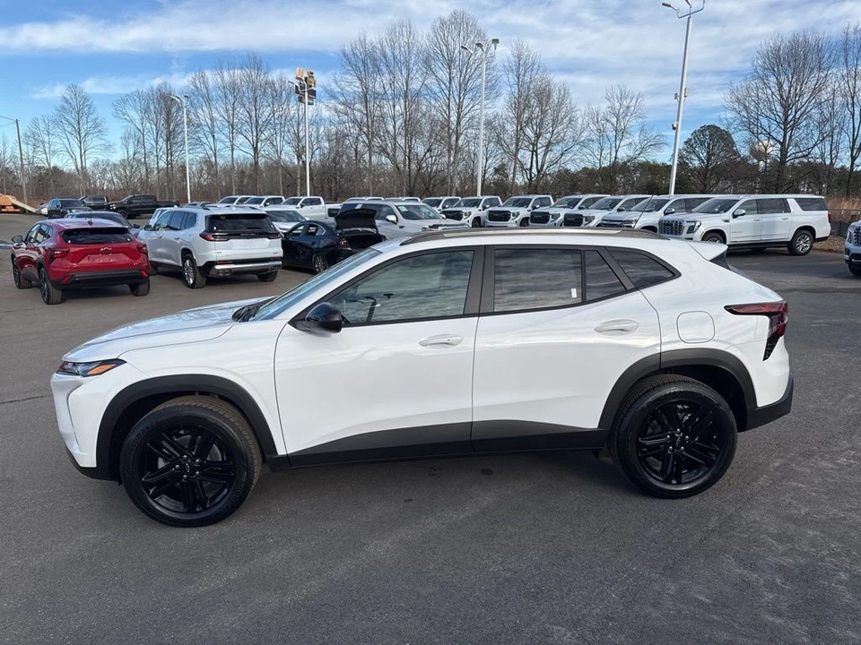 2026 Chevrolet Trax - Image 2 of 12